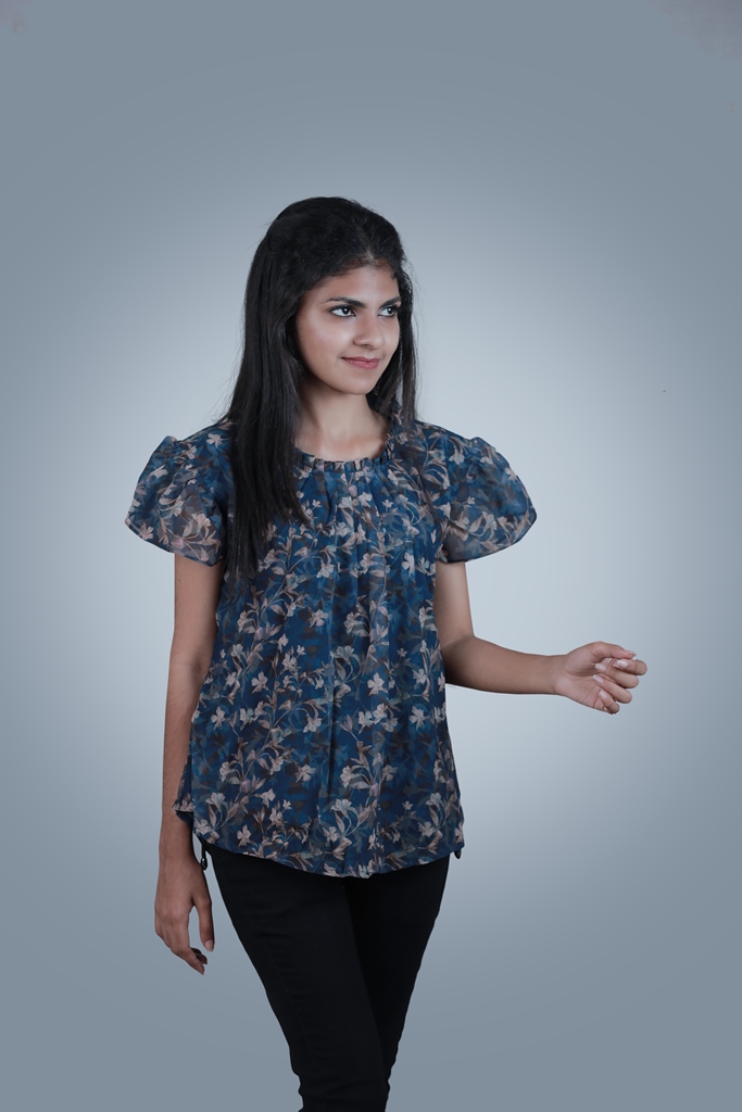 Short Designer Top - Image 5