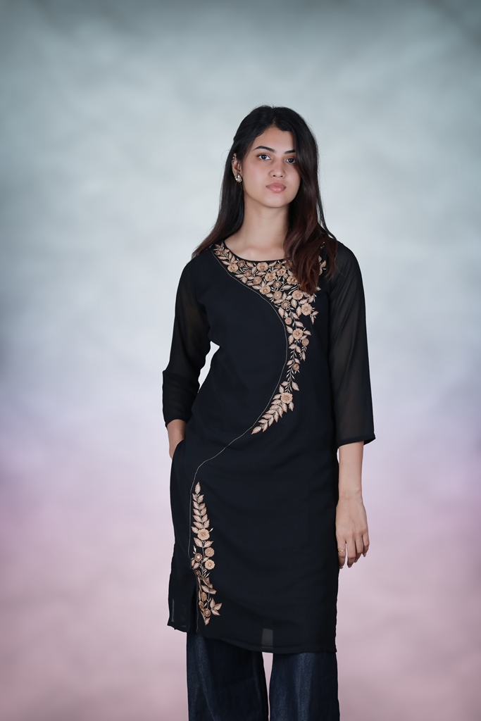 Kurti with embroidery - Image 6