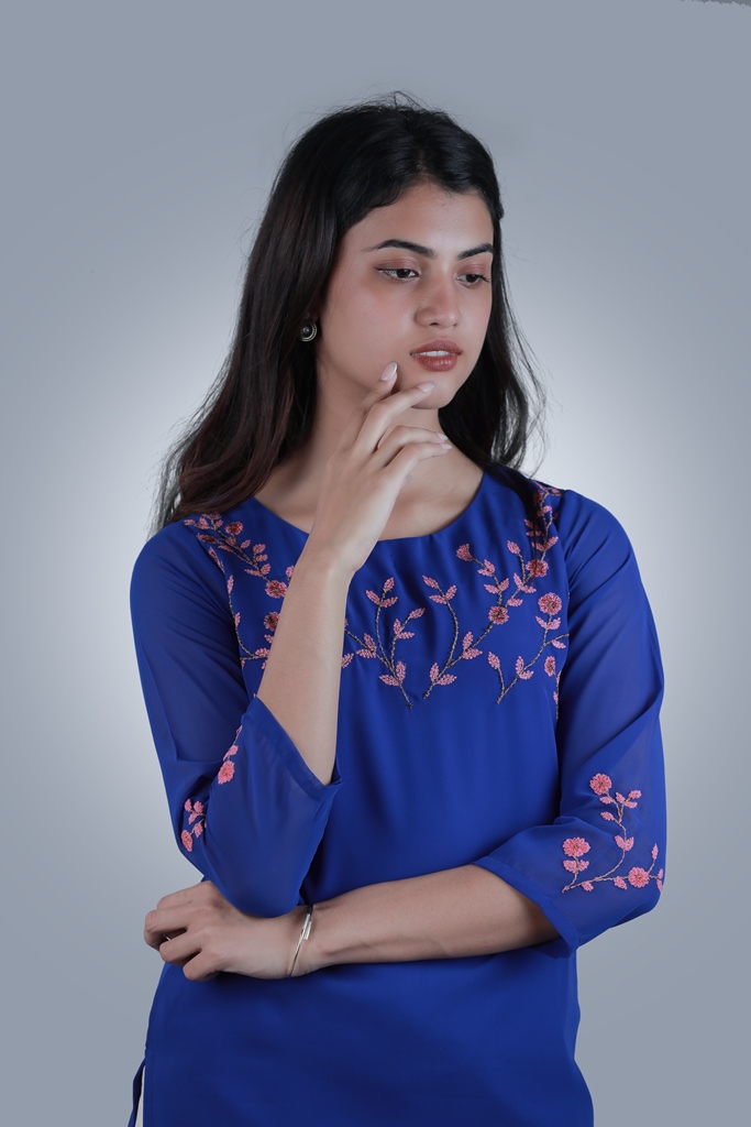 Kurti with embroidery - Image 3