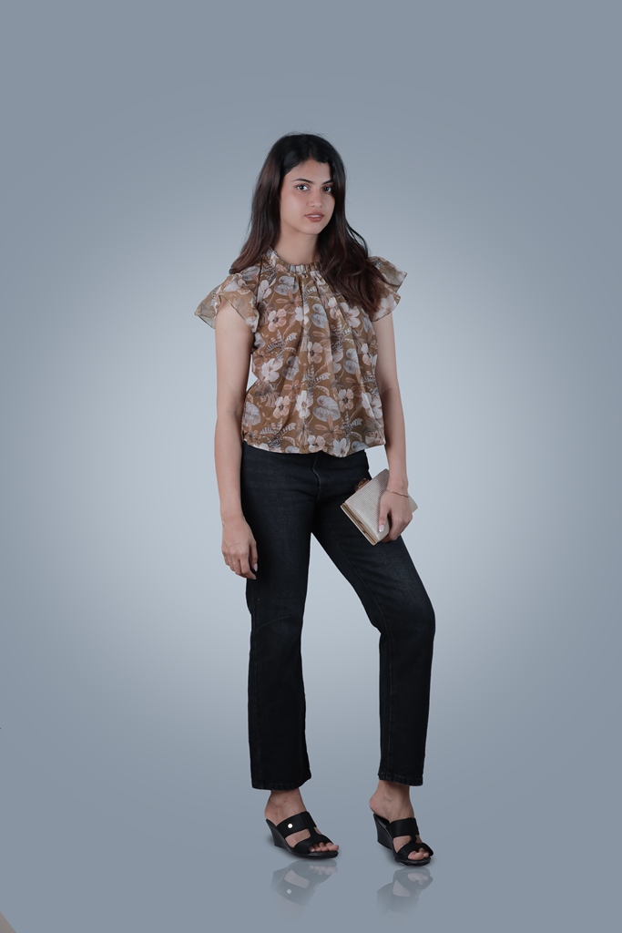 Short Designer Top - Image 4